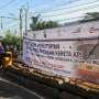 Perlintasan Kereta Api Jatinegara Ditutup