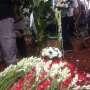 Yana Zein Dikubur Satu Jam sebelum Buka Puasa