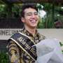 Penyanyi Vadi Akbar Raih Sarjana Teknik UI