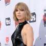 Taylor Swift Mandi Berlian Seharga Rp133 M!