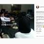 Siapa Lelaki yang Selfie dan Tersenyum di Tahlilan Julia Perez?