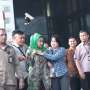 Ditangkap, Gubernur Bengkulu dan Istrinya Tiba di KPK