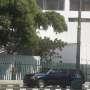 Warga Sibuk Abadikan Mobil Rombongan Barack Obama