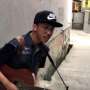 Punya Suara Emas, Pengamen Ini Viral di Youtube