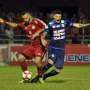 Gonzales Gagal Eksekusi Penalti, Arema Dibungkam Semen Padang