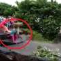 Momen Mengerikan Ibu dan Anak Terseret Banjir Bandang