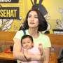 Atiqah Hasiholan Berhenti Main Film Sementara, Mengapa?