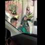Unik! Pernikahan Ini Digelar Drive-Thru
