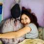 Hiiy! Berani Tidur dengan Guling Pocong Ini?