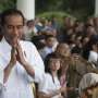 Jokowi: Coba Loncatlah, Meskipun Jualan Martabak