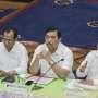Menteri Luhut Teken Surat Moratorium Rekrutmen Sopir Taksi Online