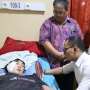 Menaker Jenguk Korban Kebakaran Pabrik Kembang Api di Banten