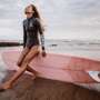 Flora, Surfer Cantik Indonesia, "Taklukkan Ombak Kepuasanku!"