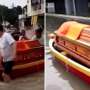 Viral! Video Pemakaman di Tengah Banjir Bandang di Malaysia