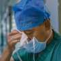 Haru! Dokter Ini Harus Selamatkan Pasien saat Ayahnya Meninggal