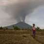 Gunung Agung Meletus, Puluhan Ribu Orang Mengungsi