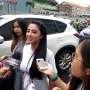 Ayah Sakit Ginjal, Dewi Perssik Dituntut Tetap Ceria