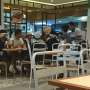 Foto Keluarga Ajak Makan Suku Badui di Mal Bikin Terharu