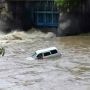Salah Masukkan Gigi, Mobil Kecebur dan Hilang Ditelan Arus Sungai