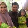 Akikah, Oki Setiana Tempelkan Kurma di Mulut Anak Ketiganya