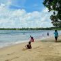 Menikmati Keindahan Pantai Carita di Penghujung Tahun