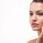 Anti Lengket & Anti Cakey: 5 Rekomendasi Foundation Terbaik untuk Usia 40-an