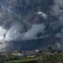 Sinabung Meletus Semburkan Awan Panas Setinggi 4.000 Meter