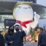 Peringati Tahun Baru, 'Anjing' Raksasa Trump Mejeng di Mall