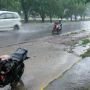 Aksi Simpatik Pengendara Motor di Batam Mengharukan Warga