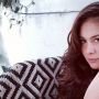 Liburan di Bali, Wulan Guritno Seksi Berbikini