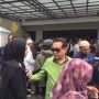 Jenazah Sys NS Disambut Tangisan Artis dan Keluarga di Rumah Duka