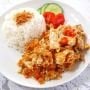 Bikin Olahan Ayam Geprek Tak Ikuti SOP, Netizen: Laporkan ke Bu Rum