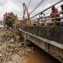 Habiskan Rp 197 Miliar, Pemprov Bangun Saringan Sampah 3 Lapis di Ciliwung