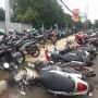 Motor Penonton Persija vs Bali United yang Parkir Liar Dirobohkan