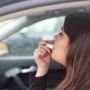 Dandan Sambil Menyetir Bisa Berujung Celaka