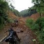 Anjing Pelacak Cari Korban Longsor yang Hilang di Brebes