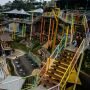 Menyusuri Jembatan Gantung di D'Dieu Land Bandung