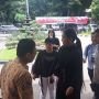 Digarap Polisi, Denada Tampil Serba Hitam