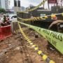 Pipa Gas di Dekat Stasiun Cawang Bocor, Jalur Lalu Lintas di Lokasi Ditutup Polisi