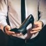 Pakai Heels Saat Bekerja, Lelaki Ini Jadi Perhatian Dunia