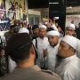 Mau Negosiasi, FPI Protes Ruang Rapat TEMPO Kecil