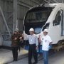INKA Kirim Rangkaian LRT dari Mandiun ke Palembang Lewat Laut
