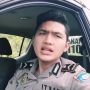Sudah Ganteng, Polisi Ini Jago Nyanyi dan Dakwah