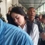 Cantiknya Jennifer Dunn Jalani Sidang, Pipinya Merah Merona