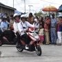 Presiden dan Skuter Listrik Curi Perhatian di Asmat