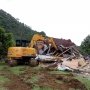 14 Bangunan Villa Liar di Resapan Air Puncak Bogor Dibongkar