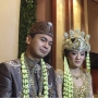 Raditya Dika Genggam Tangan Sosok Ini, Istri Menangis