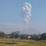 Area Merapi Sempat Hujan Abu Tipis