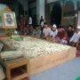 Ziarah Makam Ki Enthus Susmono, Gus Yasin Ingatkan Nguri Budaya