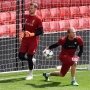 Kiper Kedua Liverpool Siap Bantu Karius Bangkit dari Keterpurukan